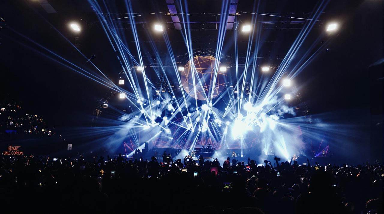 知名歌手演唱会门票秒售罄，黄牛价格炒至原价20倍